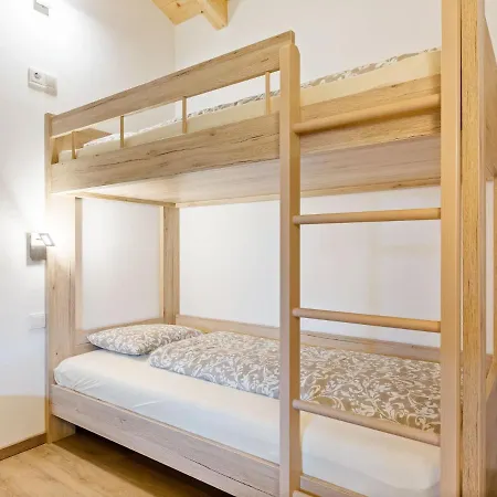 Daire High-quality Holiday With 2 Bedrooms In Muhlbach Near The Ski Lift *
